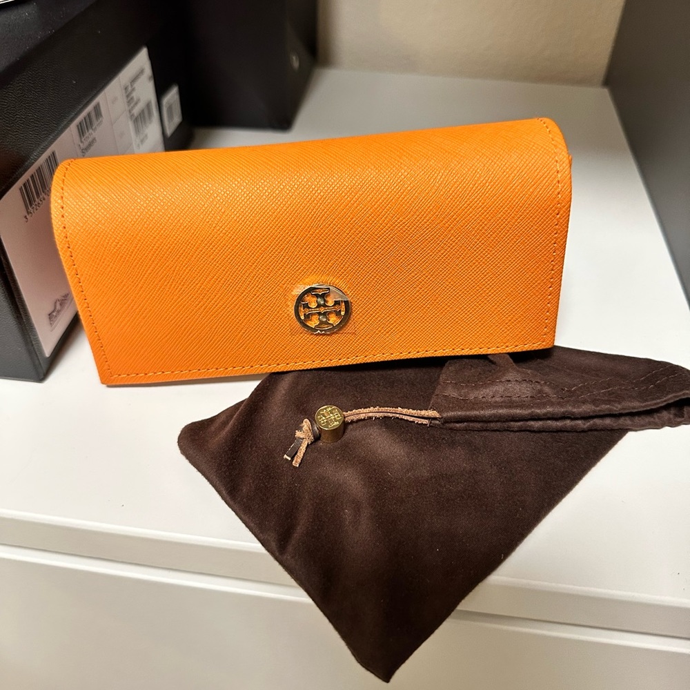 Tory Burch faux leather sunglasses case with dust bag brand new